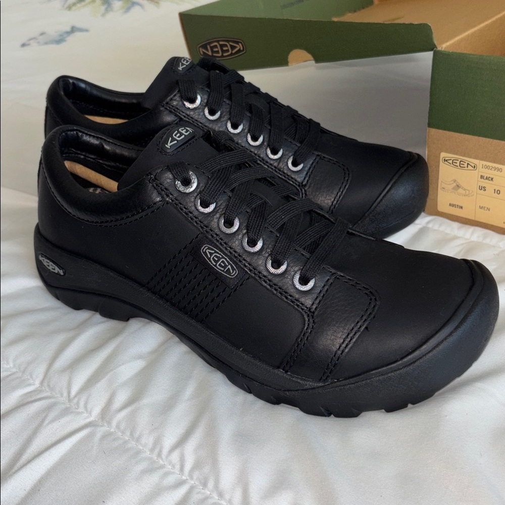 NIB Keen AUSTIN Brand New in Box Sz 10 (EU 43) black leather